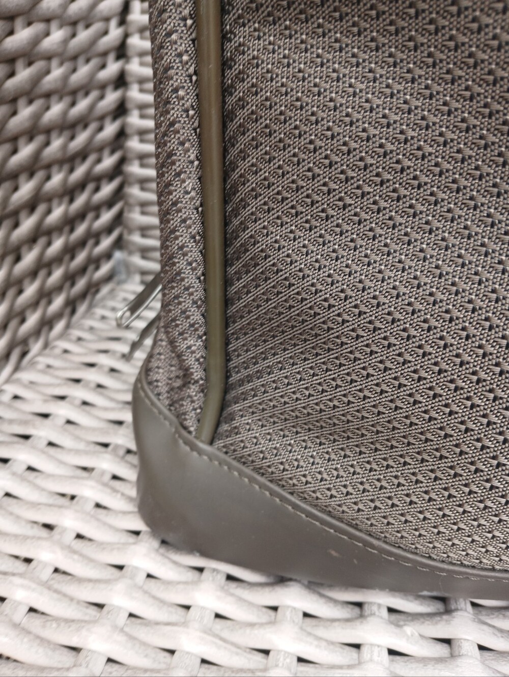 Samsonite Taupe-Brown Structured Textured Bag - Picture 3 of 15